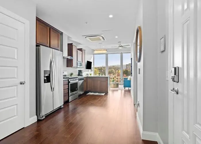Cozysuites Trendy 1br Ppg Paints Arena Pitts